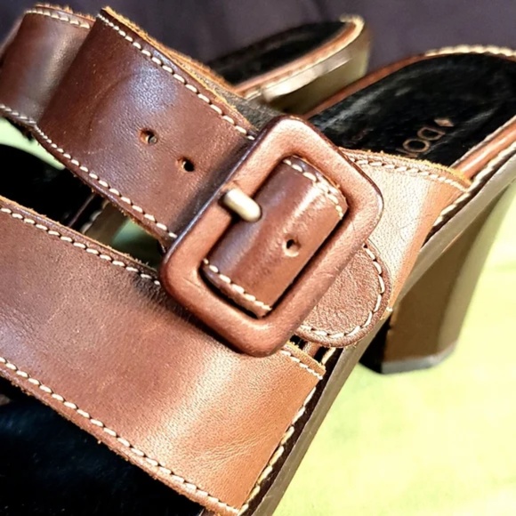 Donald J Pliner 3 Strap Leather Sandals - Picture 2 of 8